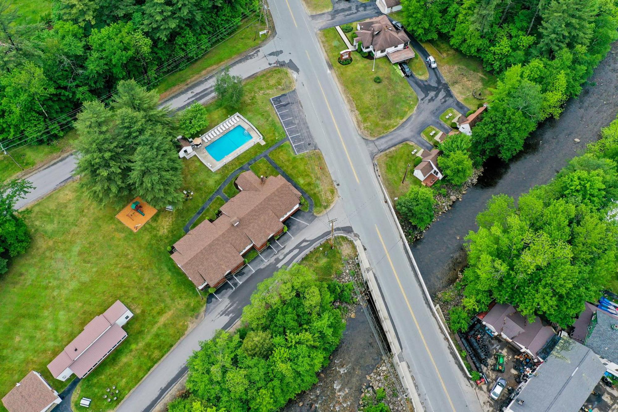 Riverbank Motel And Cabins Managed By Vacasa Lincoln Exterior photo