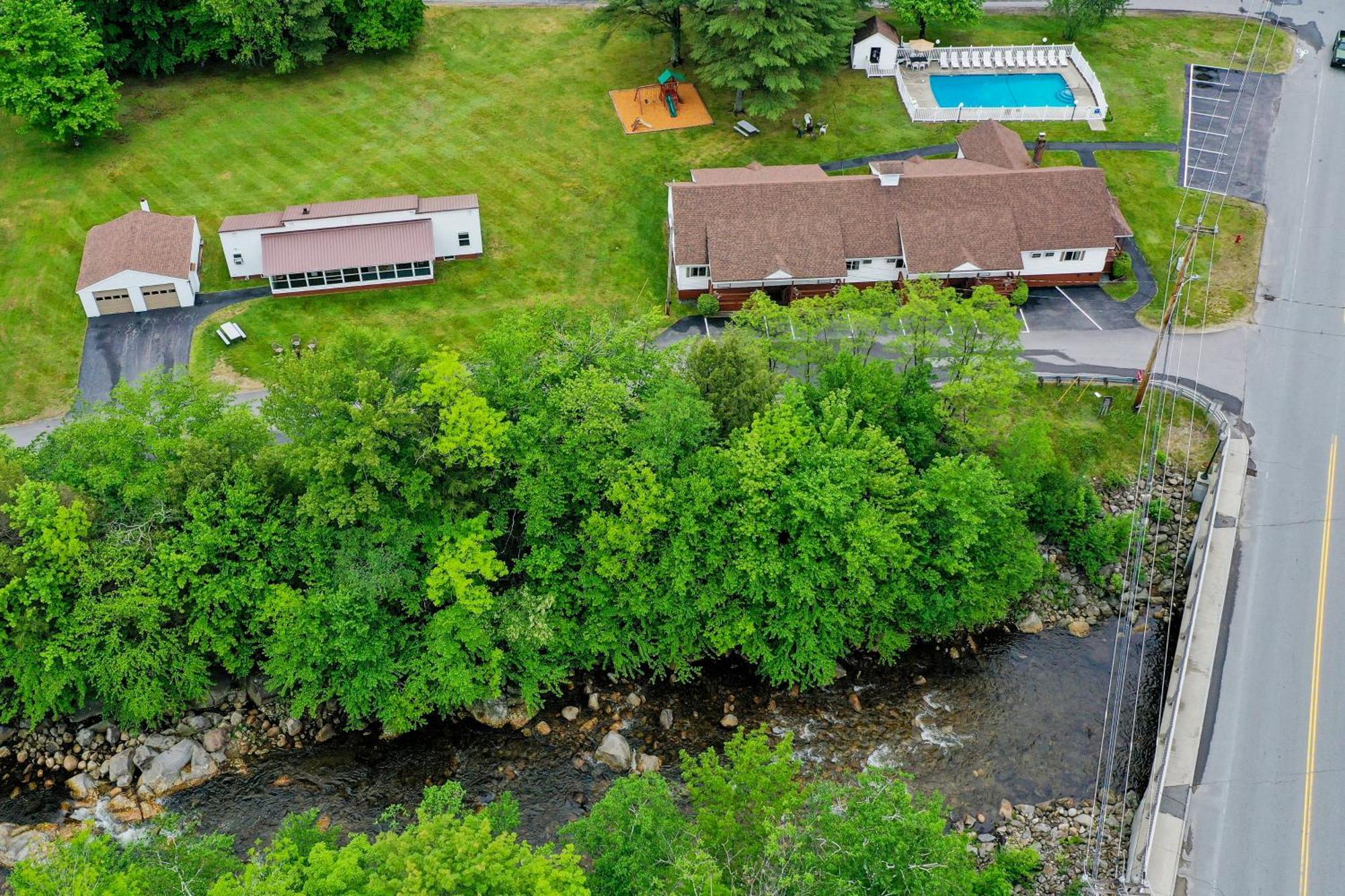 Riverbank Motel And Cabins Managed By Vacasa Lincoln Exterior photo